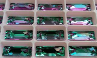 Пришивные стразы стекло Emerald, Cosmic Baguette 6х18мм.